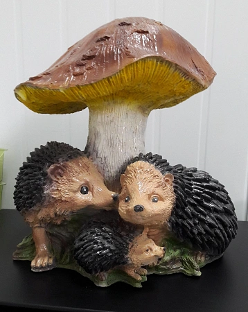 Фигура "Ежи под подосиновиком"