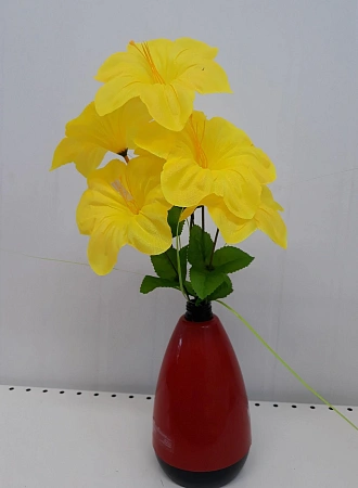 Букет 010 клематис с осокой, 6 голов, 39 см